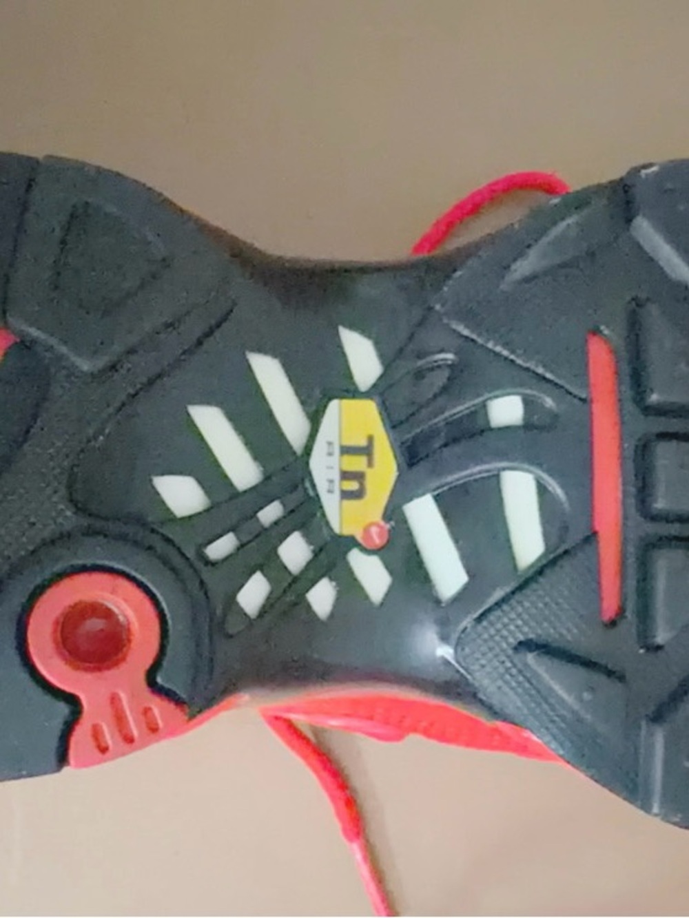 Nike air max Men's Athletic Sneakers - Picture 7 of 7